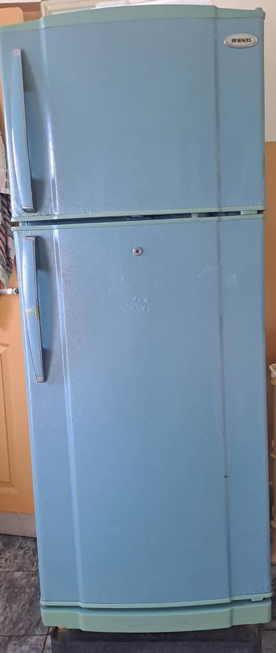 waves Refrigerator & freezer