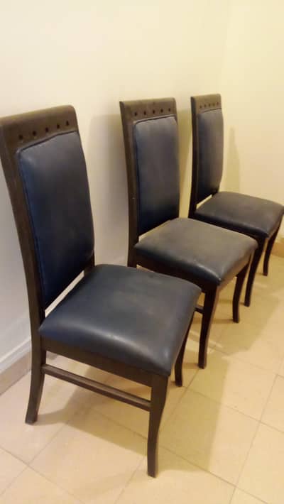 6 dining chairs with leatherite