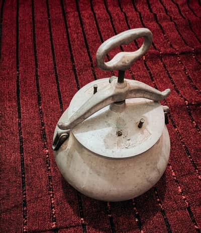Pressure cooker