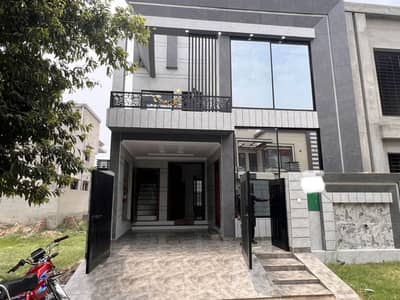BRAND NEW HOUSE 5 MARLA MODERN DESIGN AVAILABLE FOR SALE IN BAHRIA ORCHARD