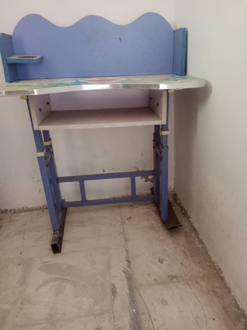 Study Table for kids 1