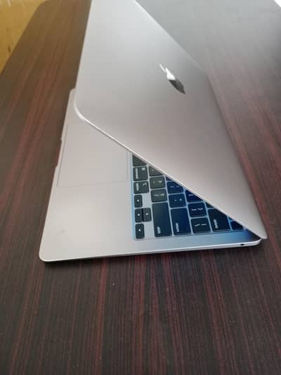 MacBook Air M1 2020, purchased in 2022