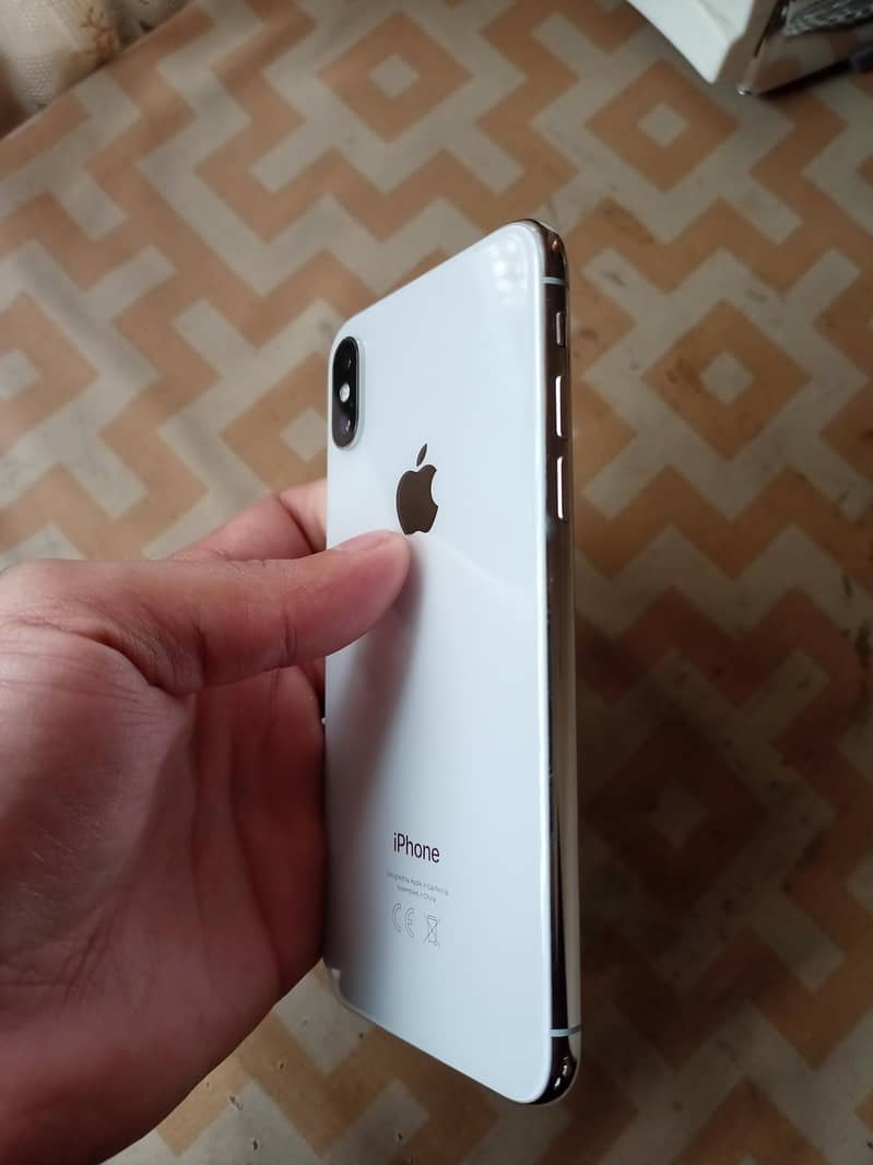 Apple iPhone X 5