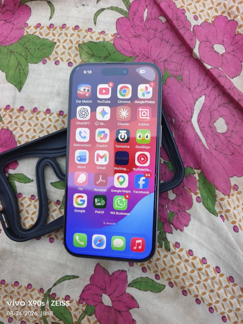 Apple iPhone 16 Pro 8
