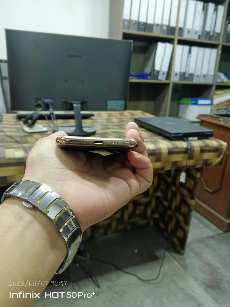 Apple iPhone 11 Pro 5