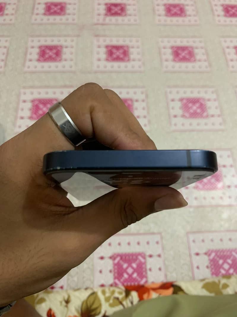 Apple iPhone 12 1
