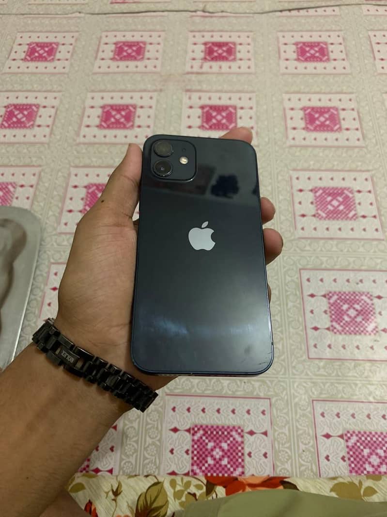 Apple iPhone 12 3