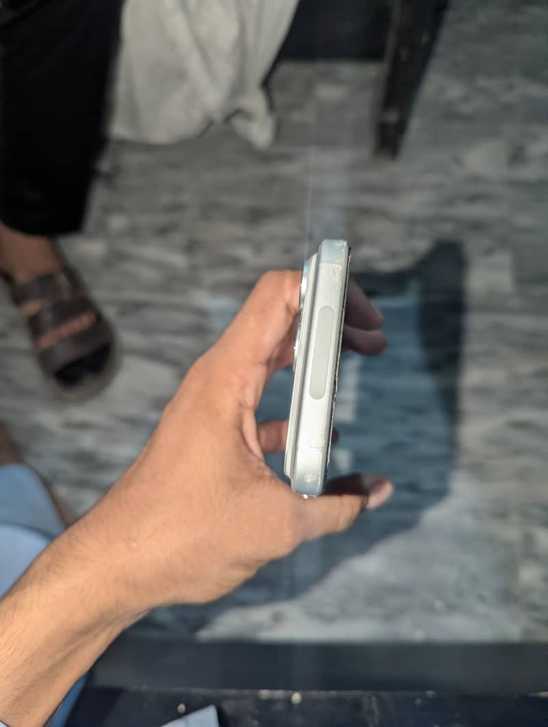Apple iPhone 17 Pro Max 2