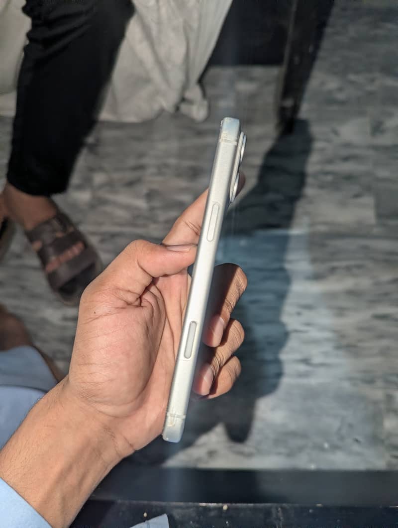 Apple iPhone 17 Pro Max 3