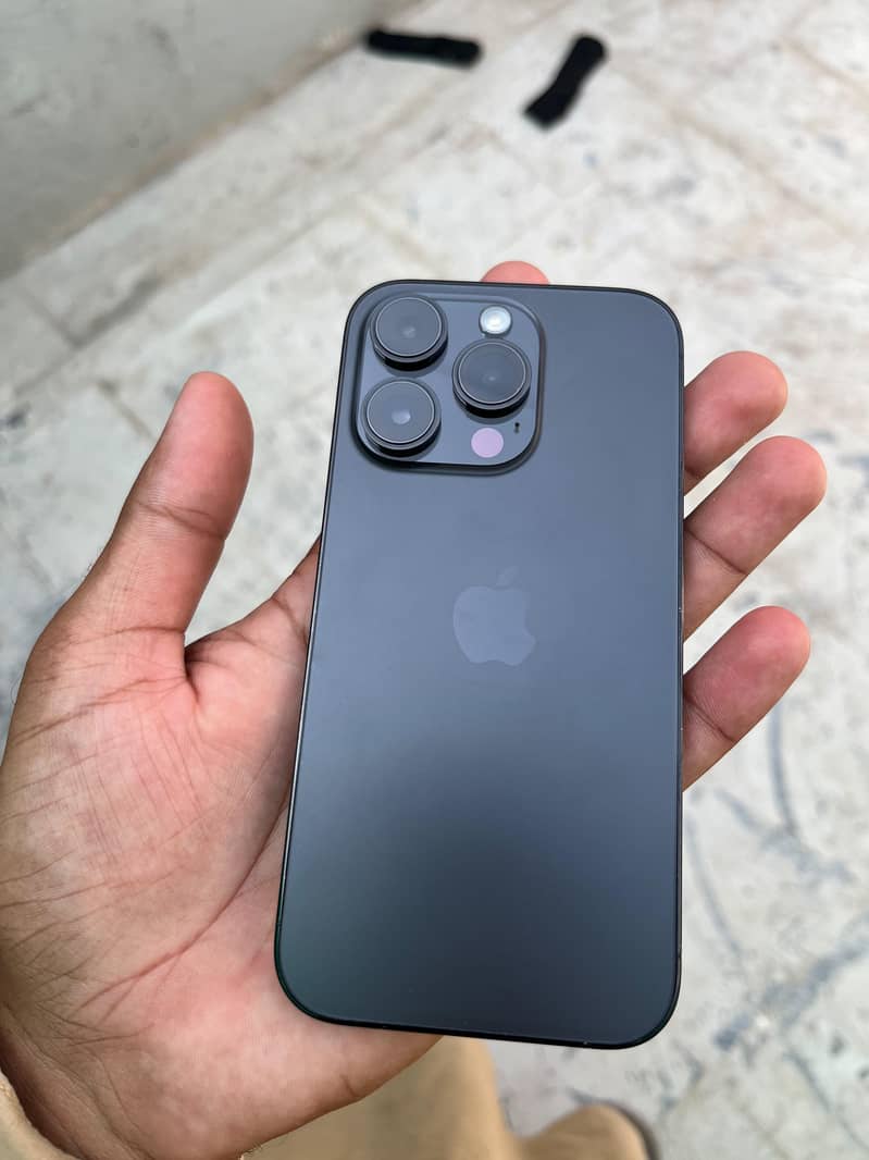 Apple iPhone 14 Pro 1