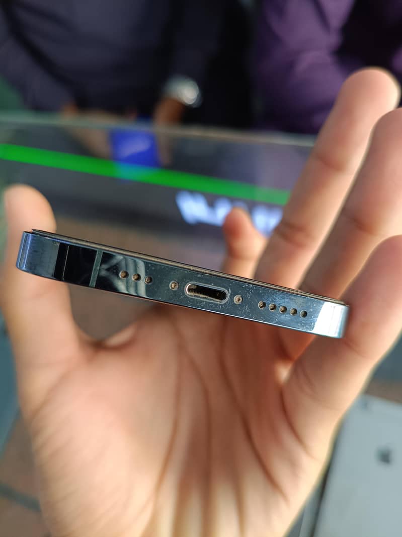Apple iPhone 12 Pro 2