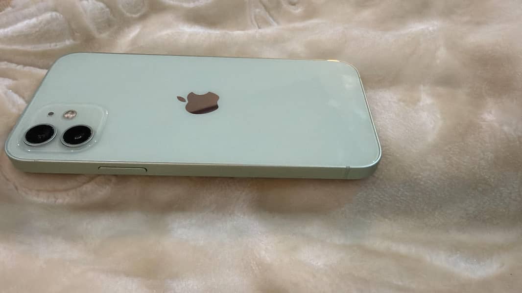 Apple iPhone 12 2