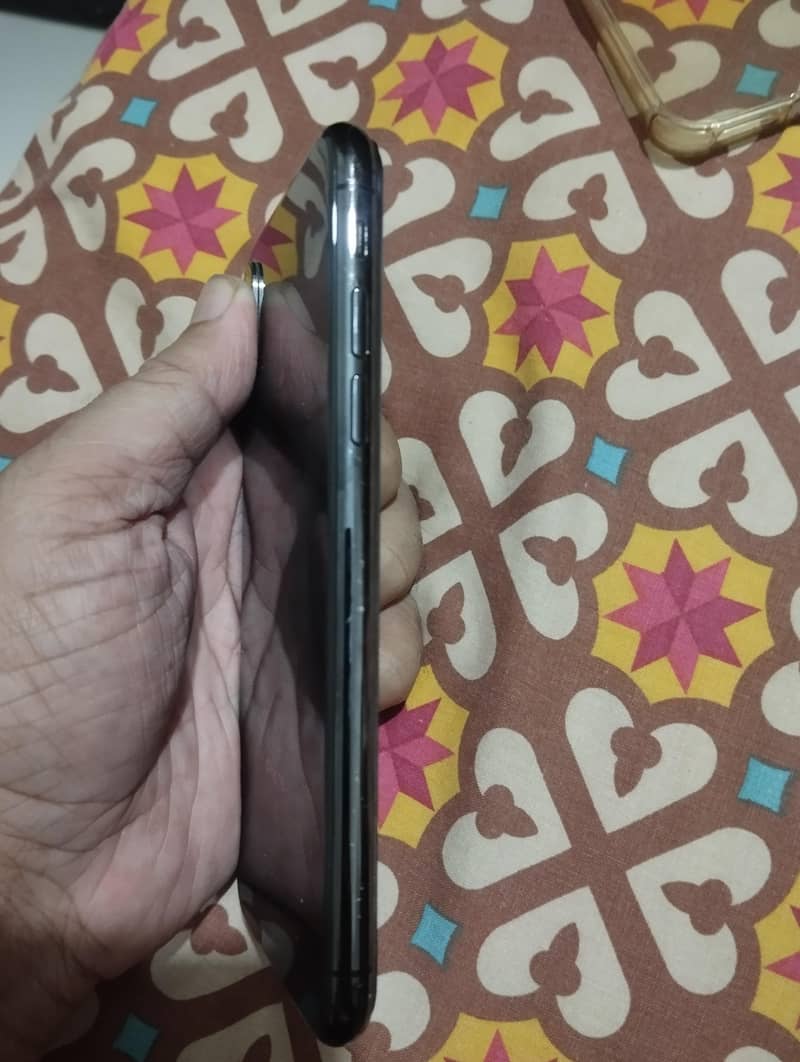 Apple iPhone X 3
