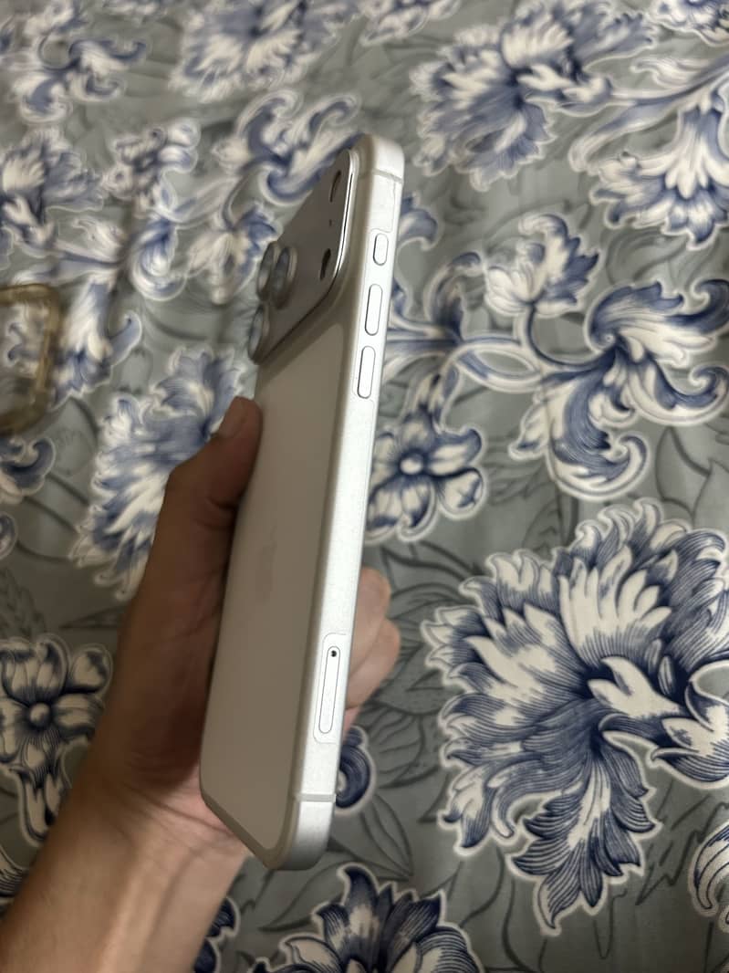 Apple iPhone 17 Pro Max 6