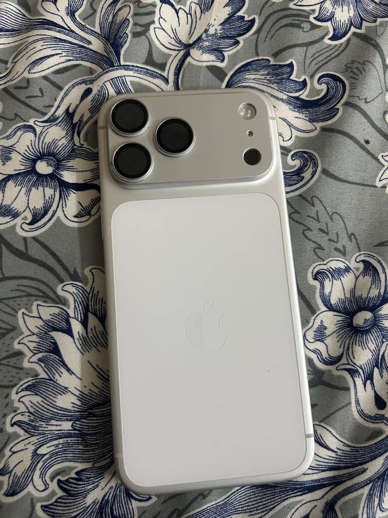 Apple iPhone 17 Pro Max 7