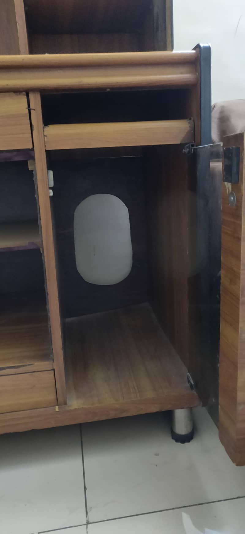 COMPUTER TROLLEY (HIGH QUALITY) 3