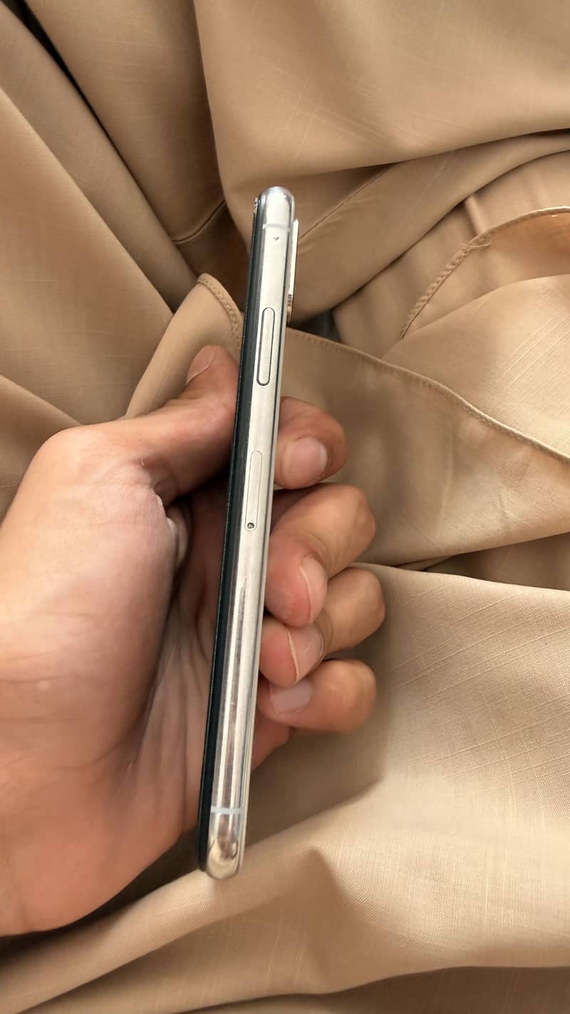 Apple iPhone X 7