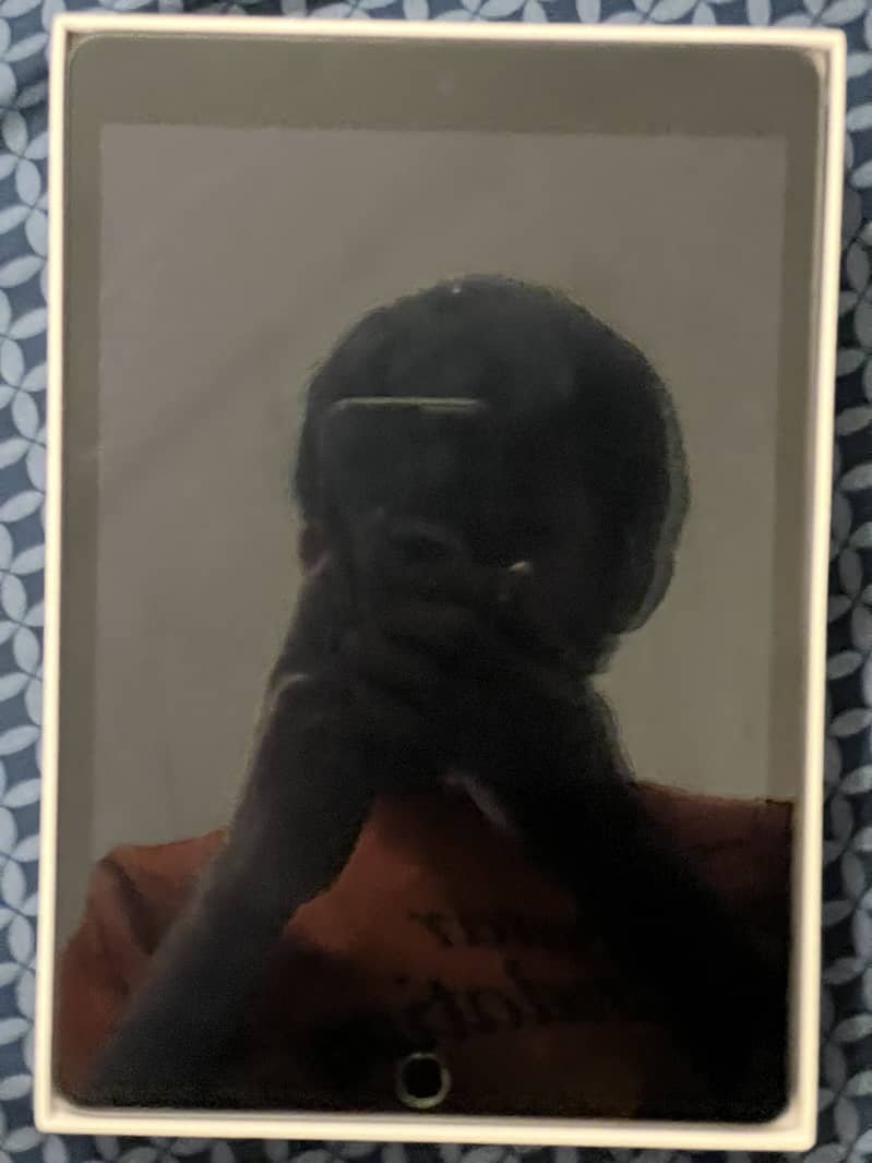 Ipad 9th gen condition 9/10 1