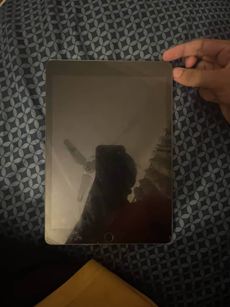 Ipad 9th gen condition 9/10 4