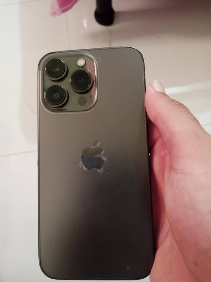 Apple iPhone 13 Pro 1