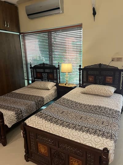 Chinioti beds