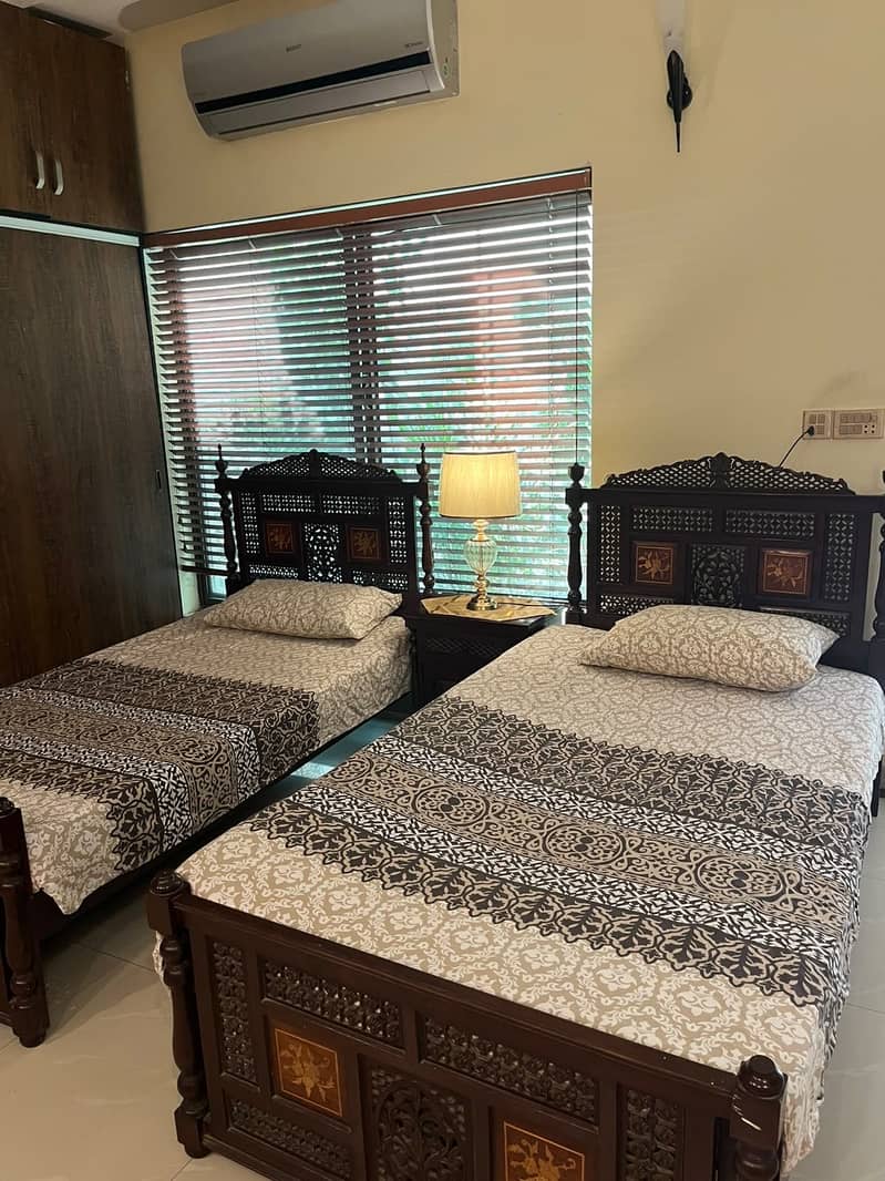 Chinioti beds 0