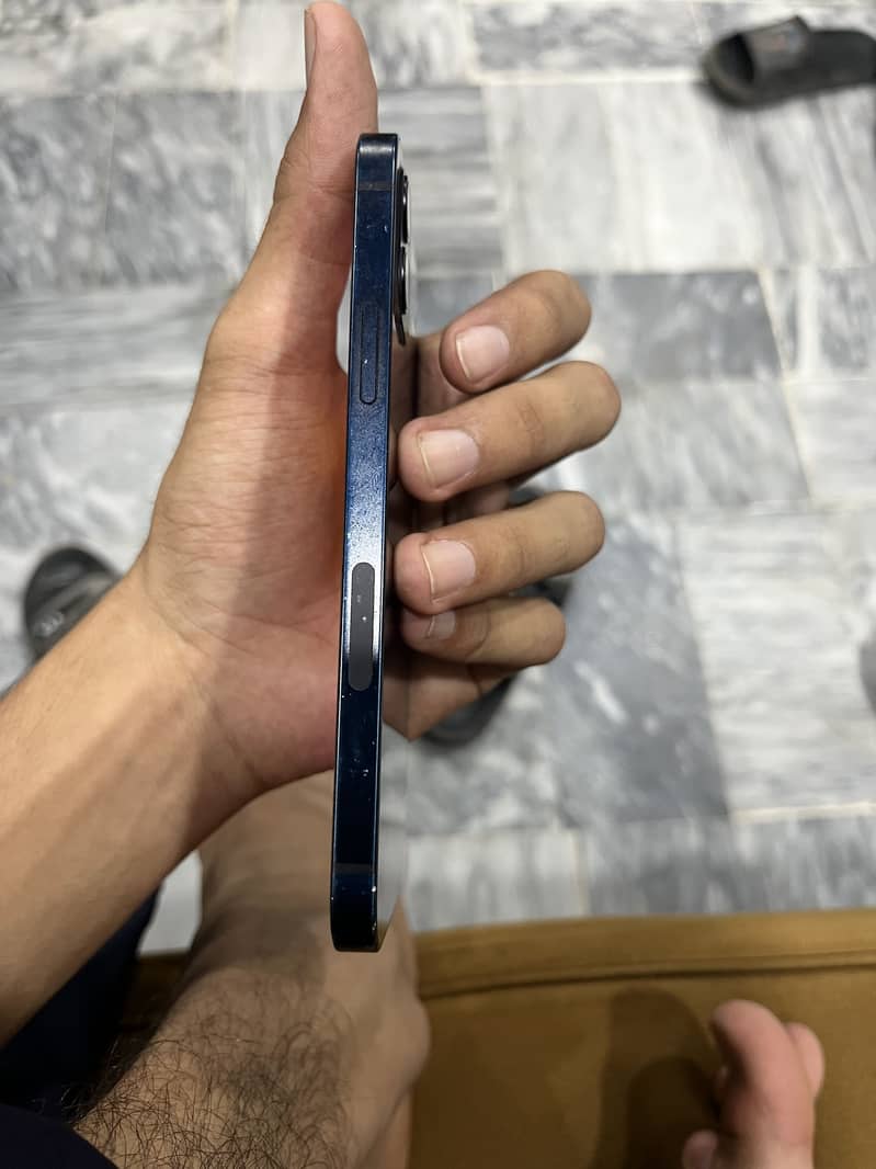 Apple iPhone 12 5