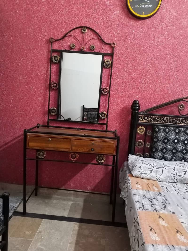 Bed and dressing 1