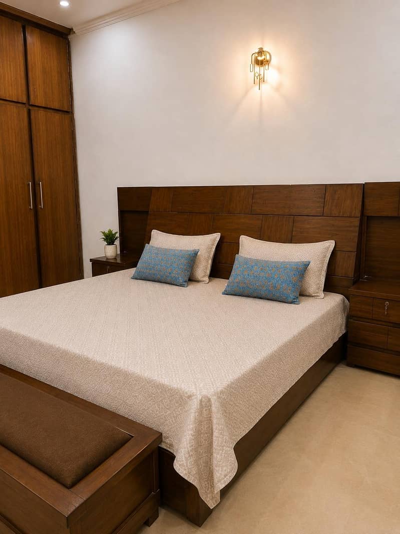 Solid Sheesham Wood King Size Bed Set with Side Table & Dressing Table 3