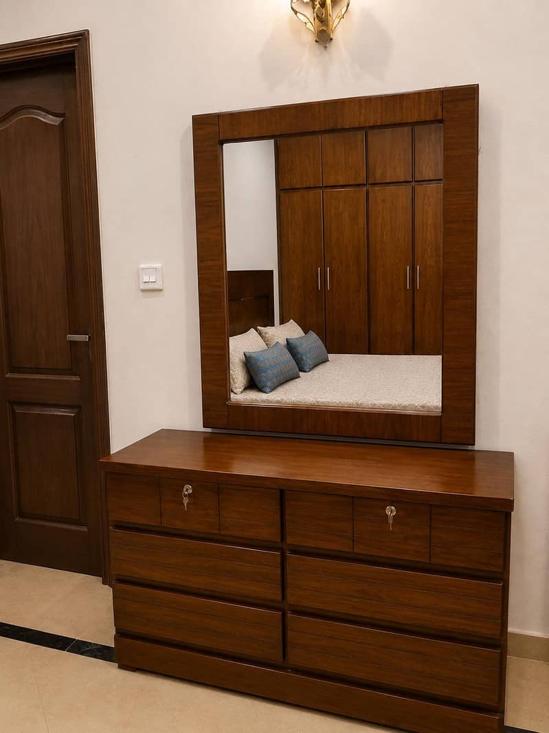 Solid Sheesham Wood King Size Bed Set with Side Table & Dressing Table 4