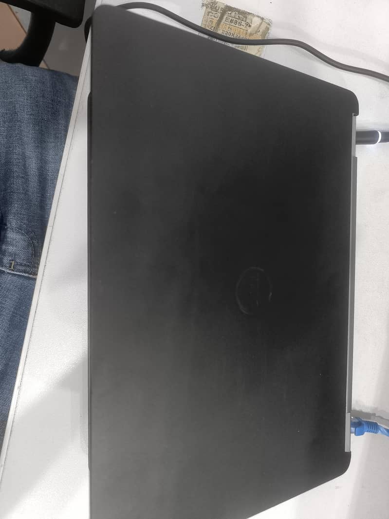 Dell Latitude E5270 2