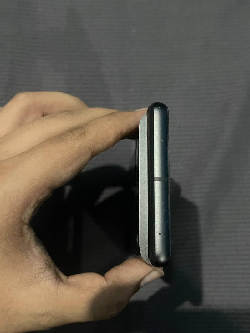 Google Pixel 7 4