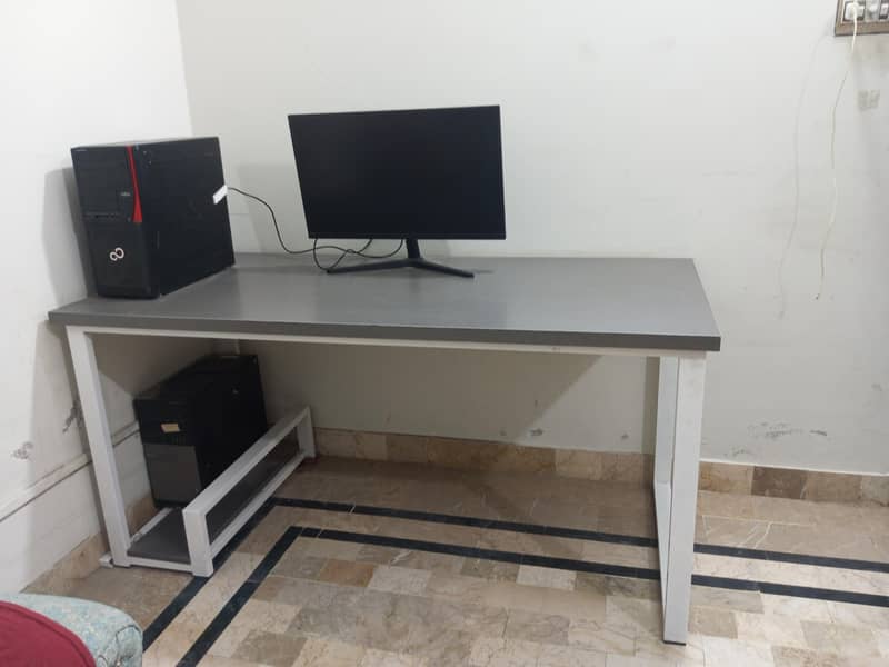 Computer Table 1