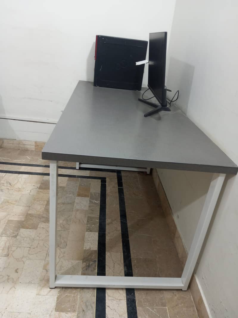 Computer Table 2