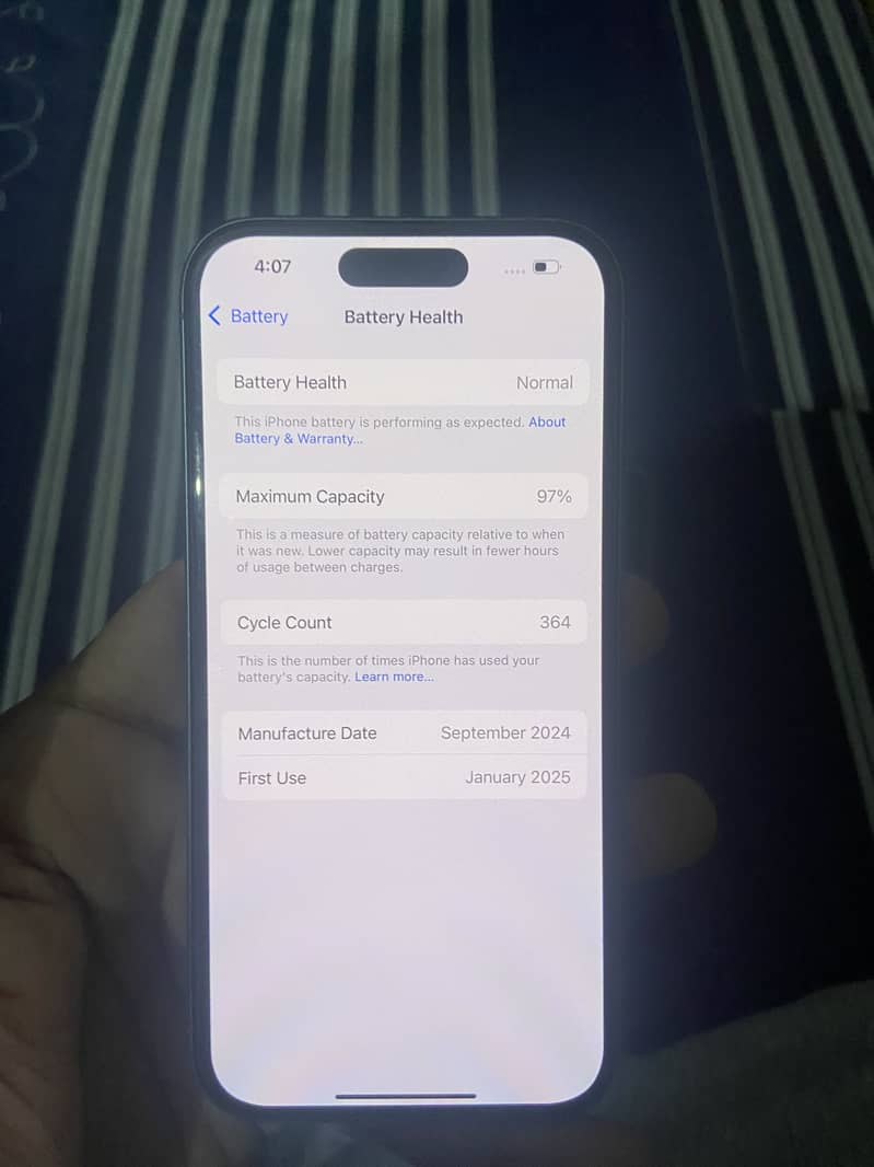 Apple iPhone 16 3