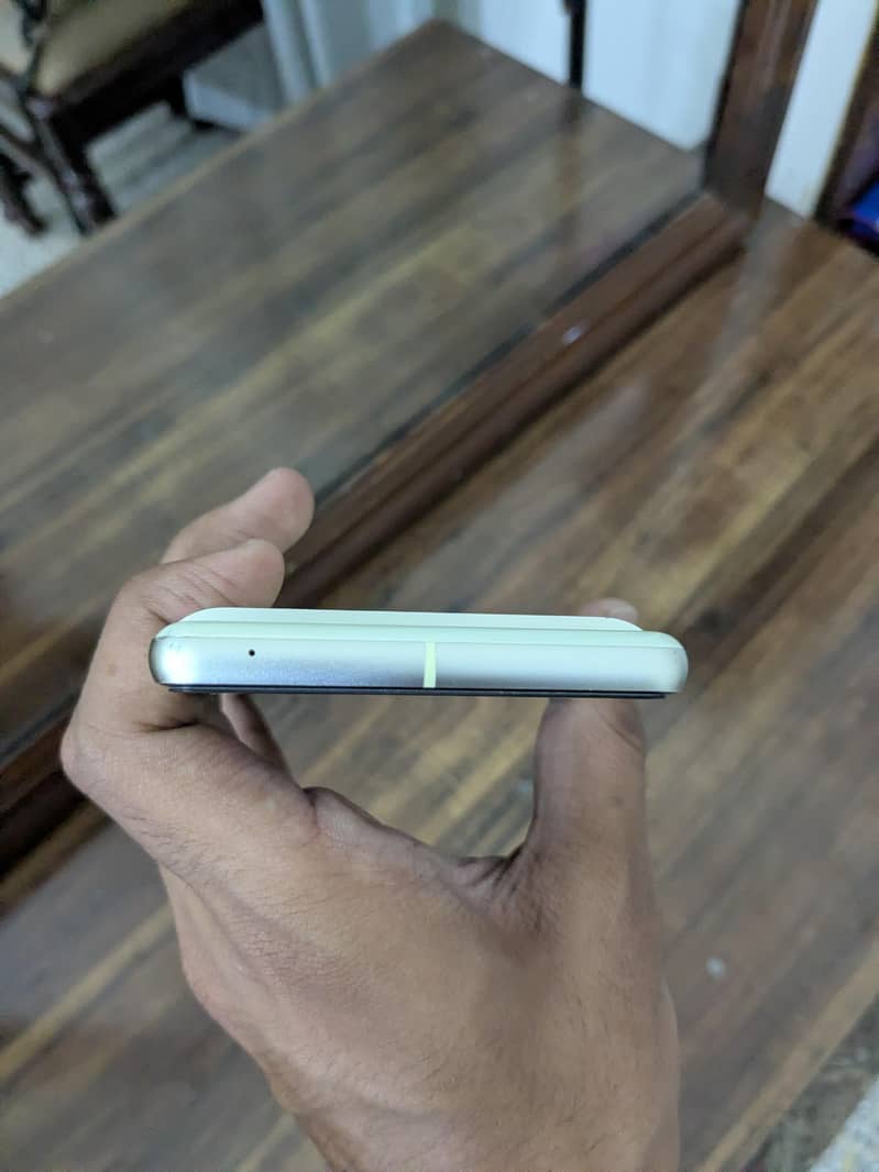 Google Pixel 7 5
