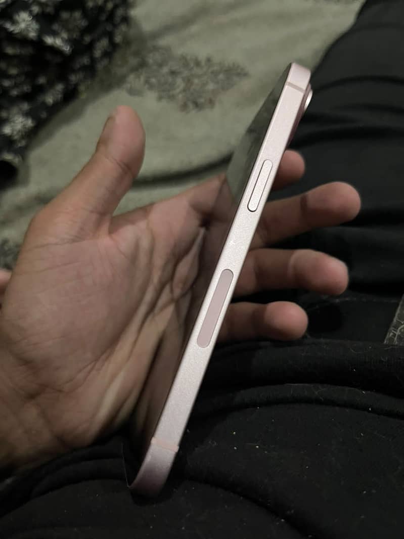 Apple iPhone 15 2