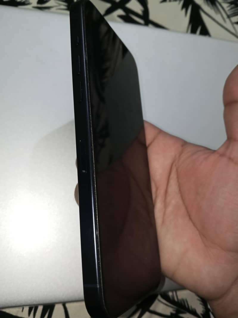 Apple iPhone 15 Pro Max 4