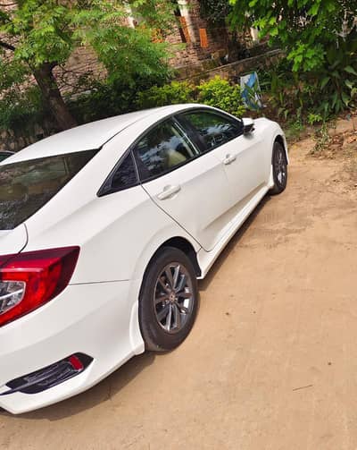 Honda Civic VTi Oriel SunRoof UG 2017 First Owner