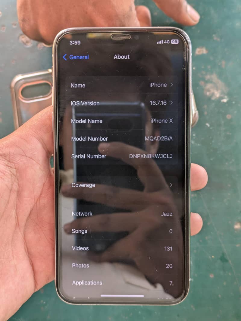 Apple iPhone X 4