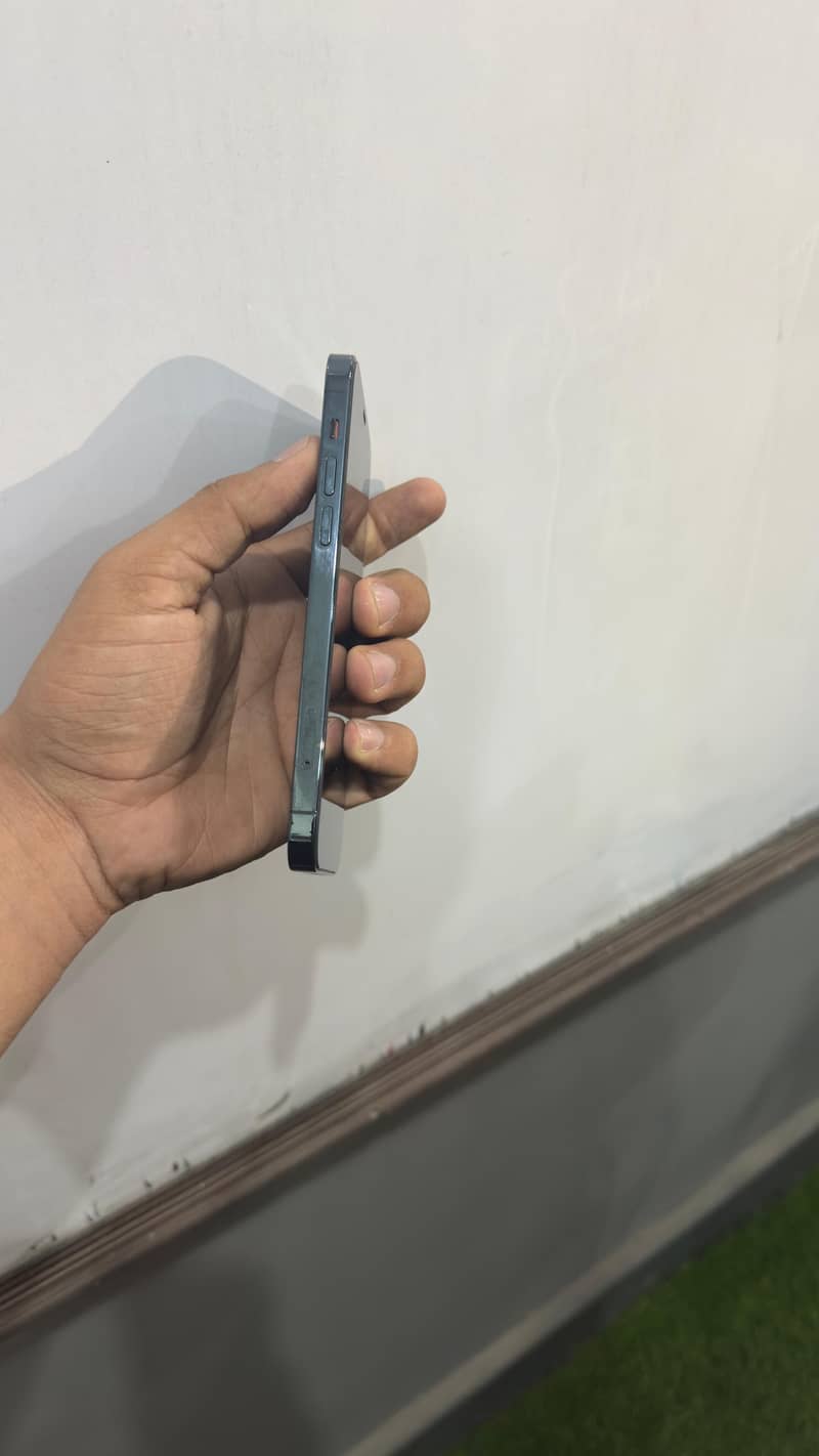 Apple iPhone 12 Pro 1