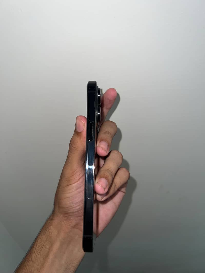 Apple iPhone 14 Pro Max 2