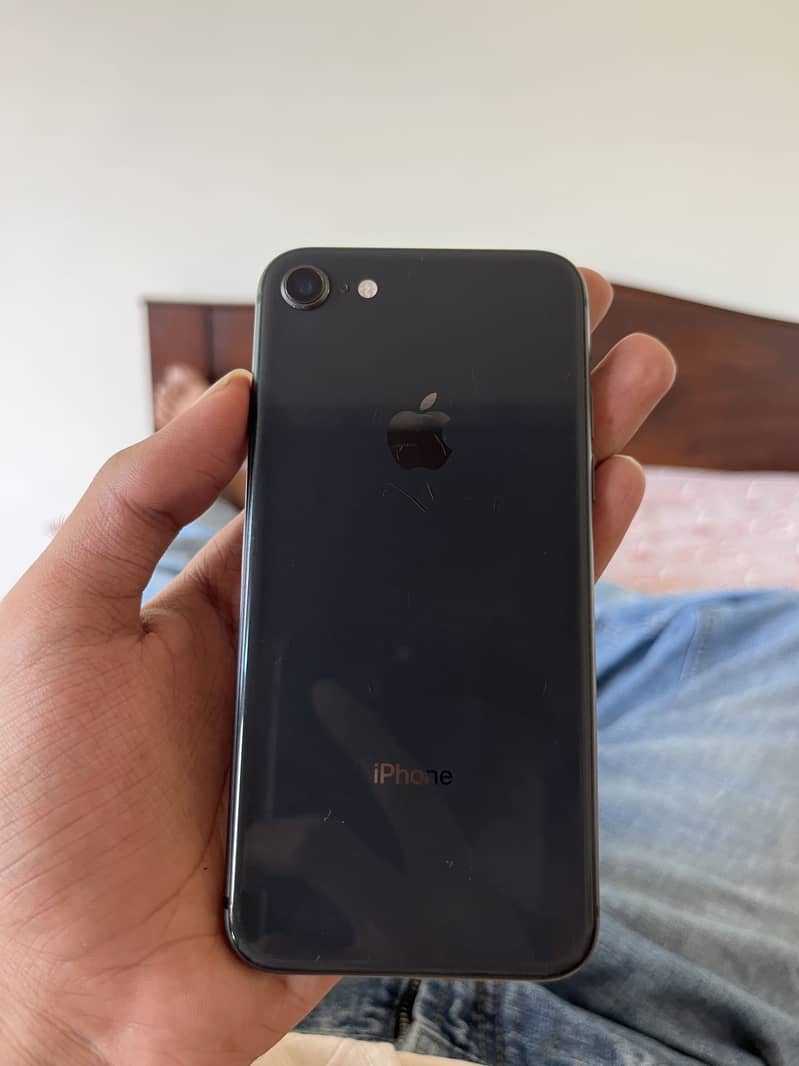 Apple iPhone 8 3