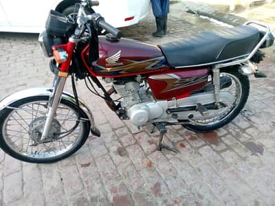 HONDA 125 CG 2020 Umrah py jany ki wja sy sale kr raha ho home use