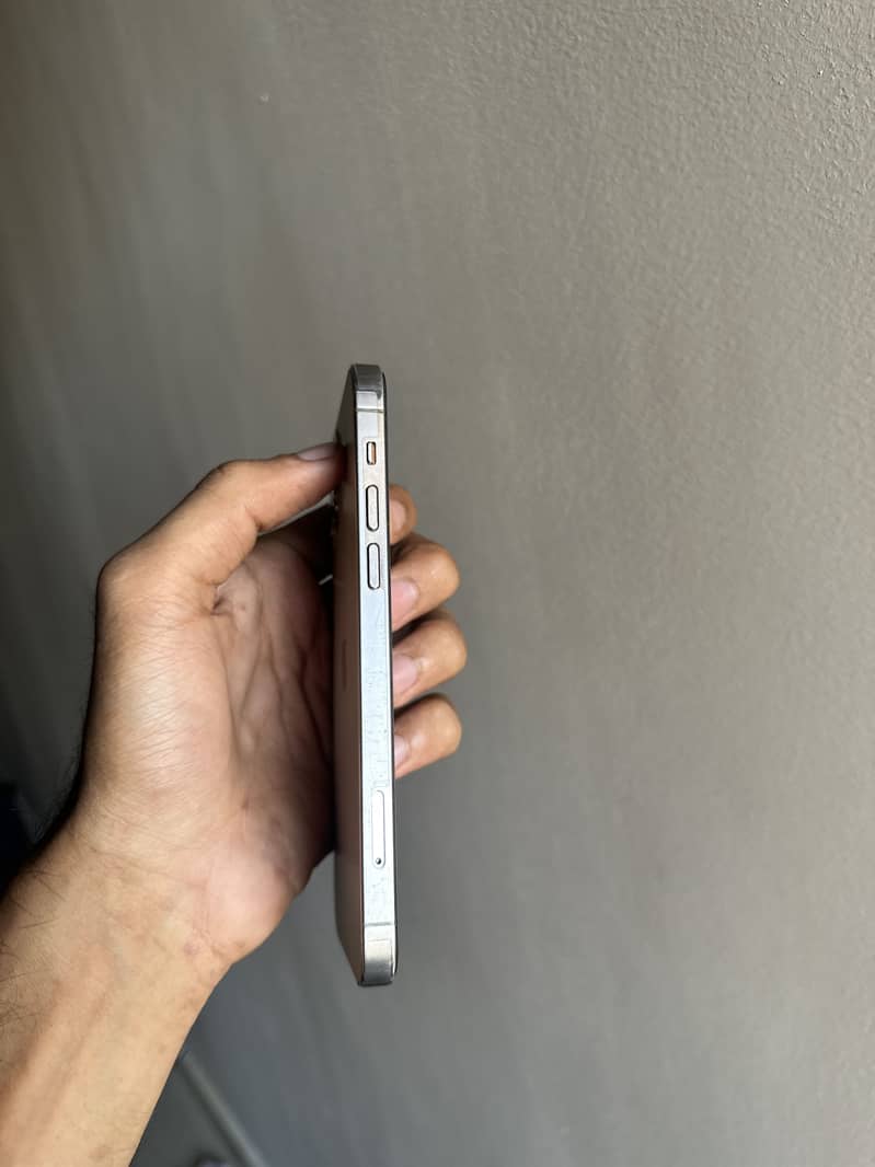 Apple iPhone 12 Pro 4