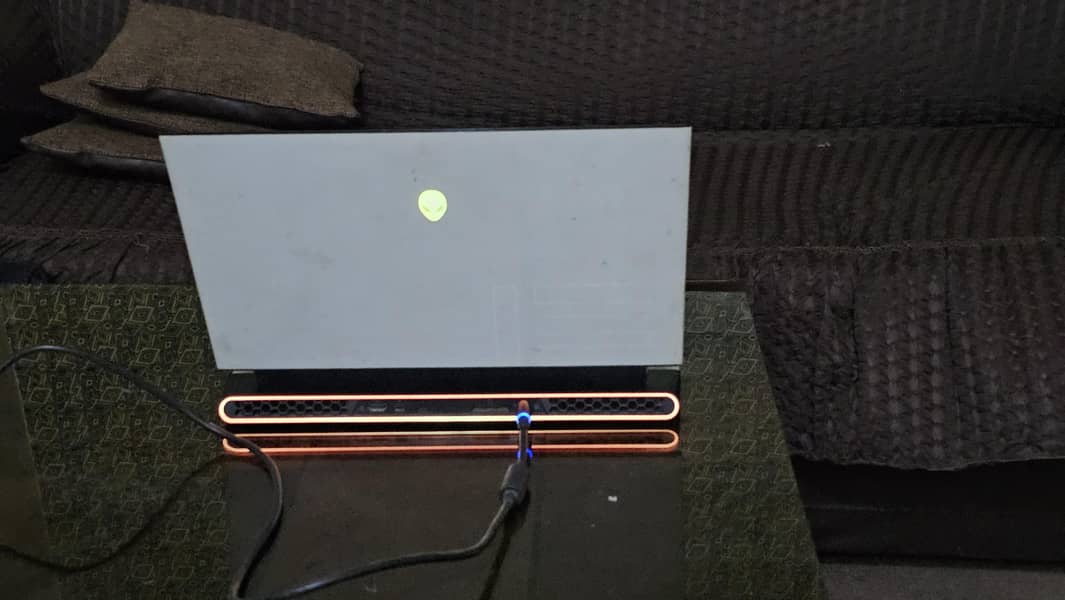 Alienware m15r2 4k oled 6