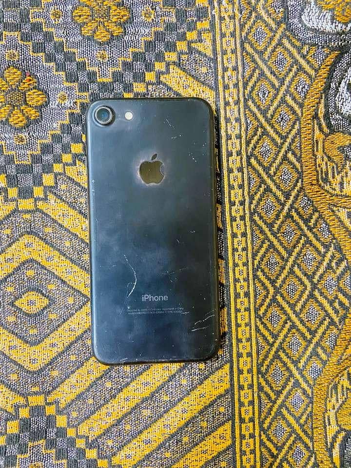 Apple iPhone 7 2