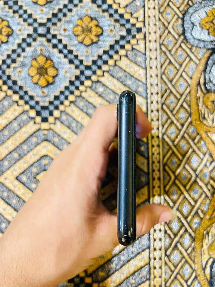 Apple iPhone 7 3