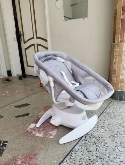 Tinnies baby electric bassinet