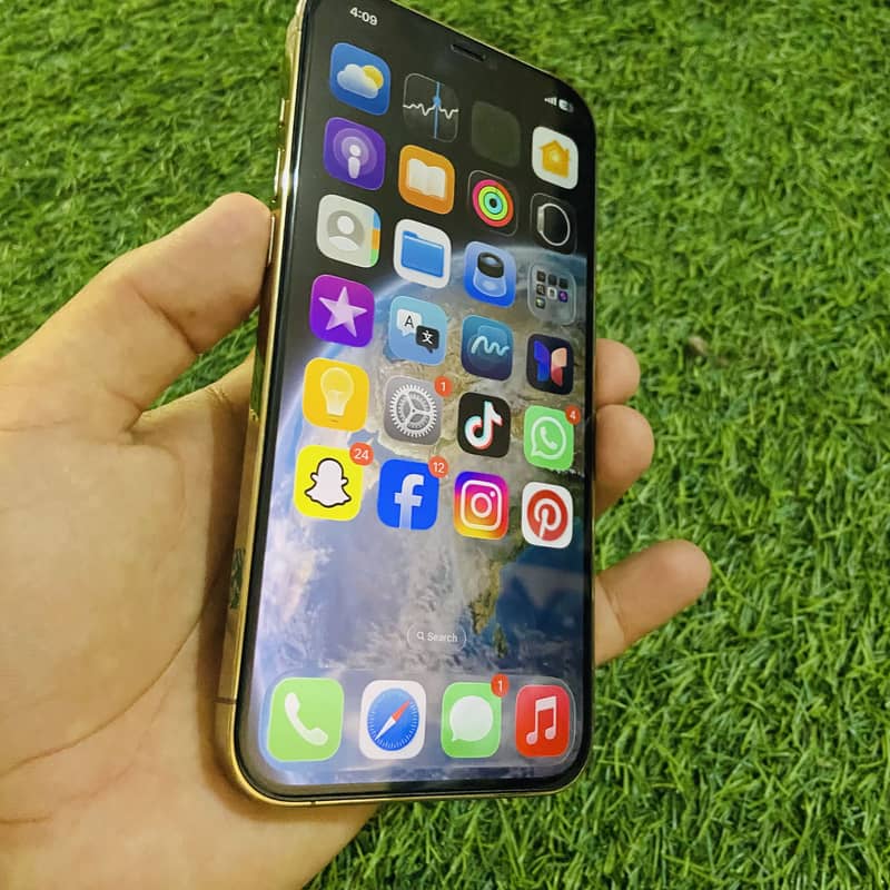 Apple iPhone 12 Pro Max 4